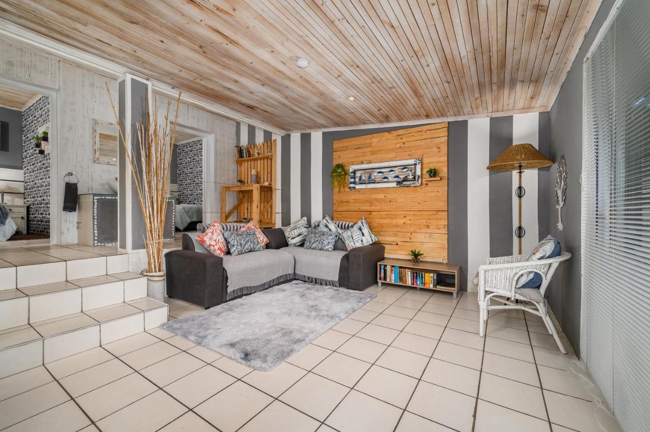 302 On Old Sea View Road Chelsea Apartman Port Elizabeth Kültér fotó